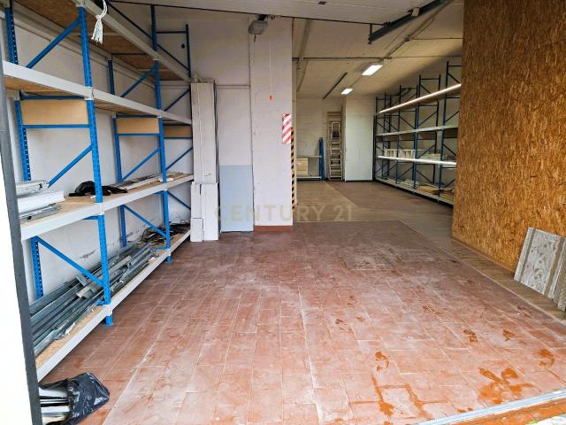 Garagem alugar em Tapada das Mercês, Sintra