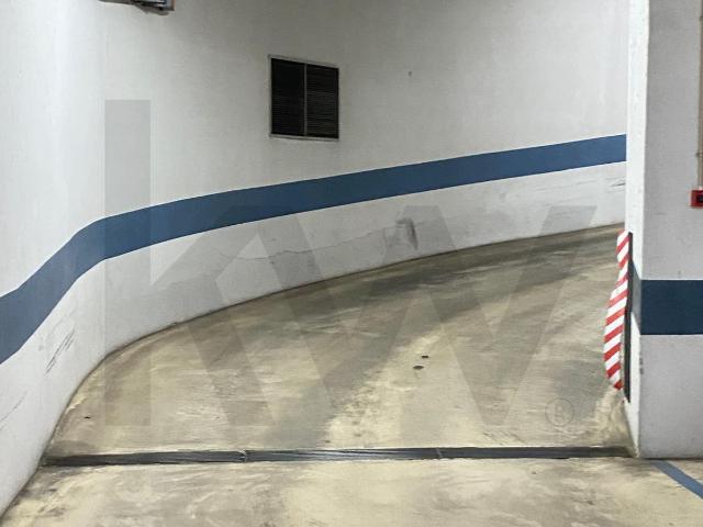 Garagem venda em Avenidas Novas, Lisboa