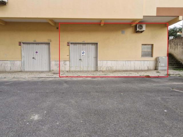 Garagem venda em Serra das Minas, Sintra