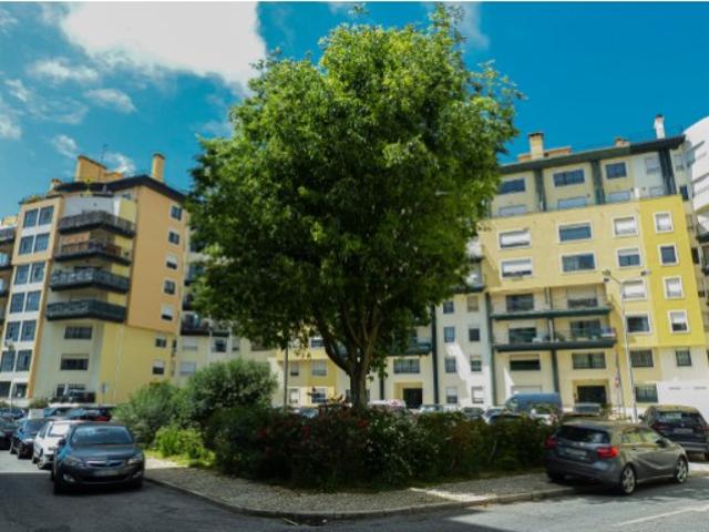 Garagem venda em Bairro J. Pimenta, Cascais