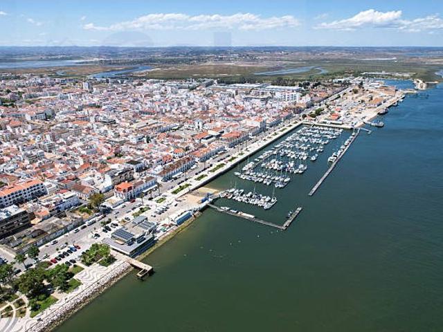 Garagem venda em Vila Real De Santo António, Faro