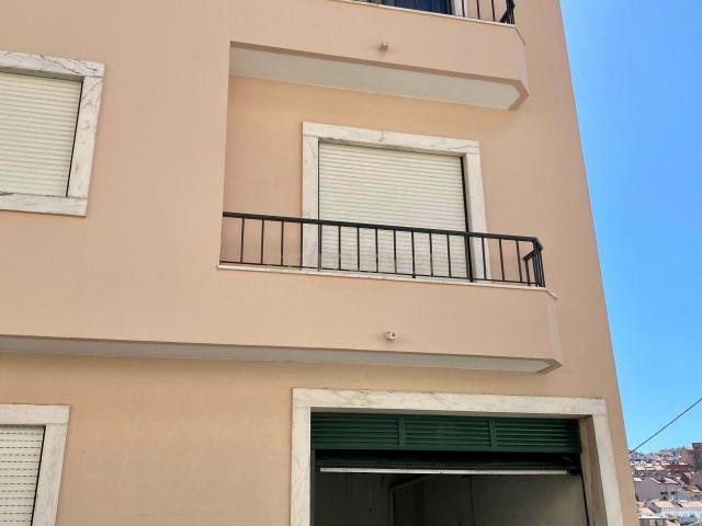 Garagem alugar em Encosta do Sol, Amadora