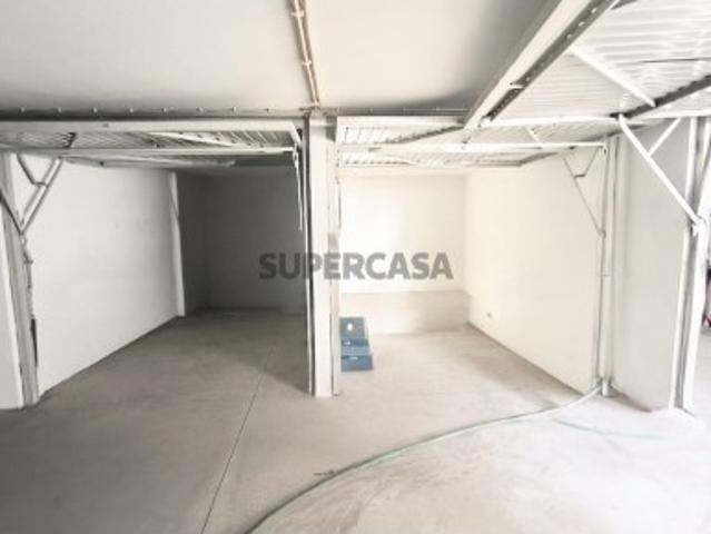 Garagem venda em Torres Novas, Santarém