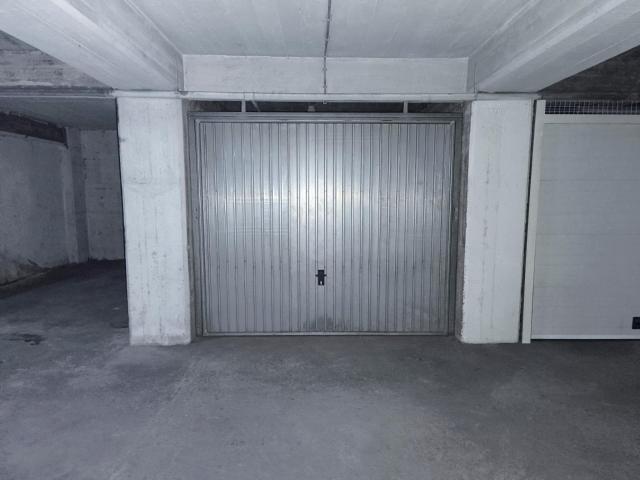 Garagem venda em Santa Clara, Lisboa