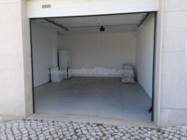Garagem venda em Sesimbra (Castelo), Sesimbra