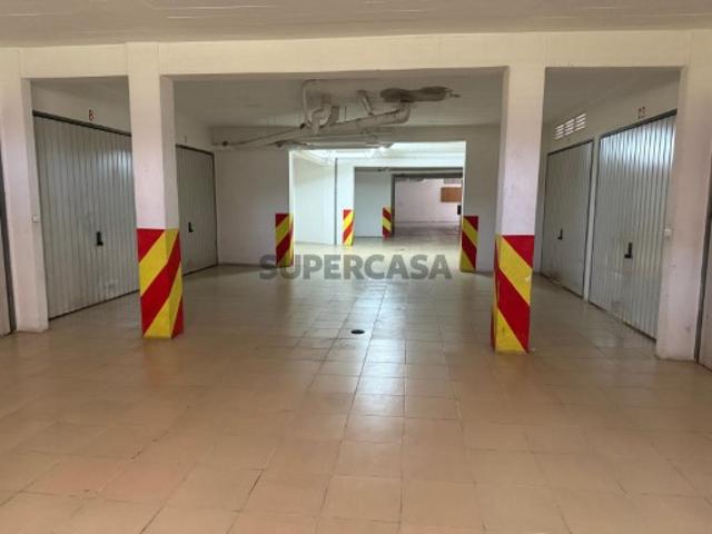 Garagem venda em Setúbal, Monte Belo Norte