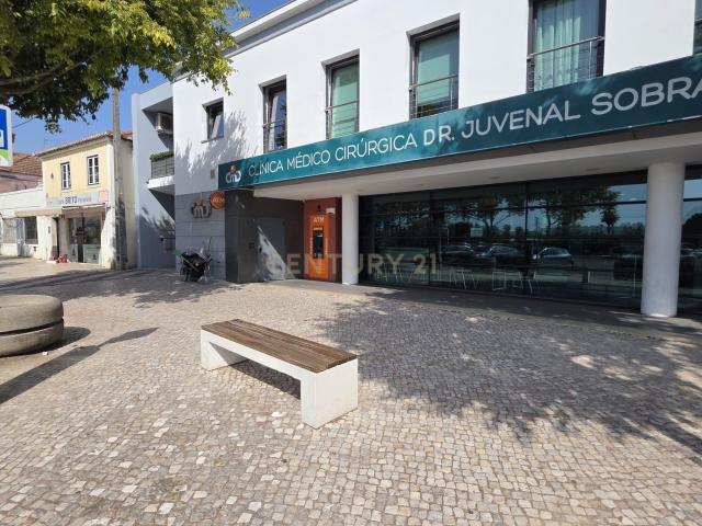 Garagem venda em Almada, Setúbal