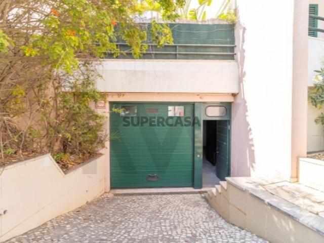 Garagem venda em Bairro J. Pimenta, Cascais