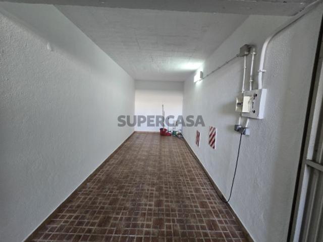 Garagem venda em Almada, Setúbal