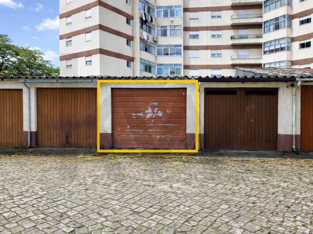 Garagem alugar em Coimbrã, Sé Nova