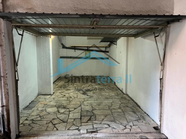 Garagem venda em Rio de Mouro Velho, Sintra
