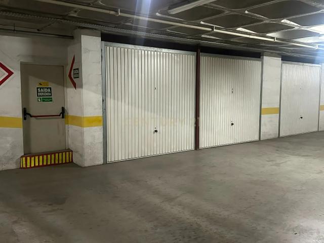 Garagem alugar em Cascais, Lisboa