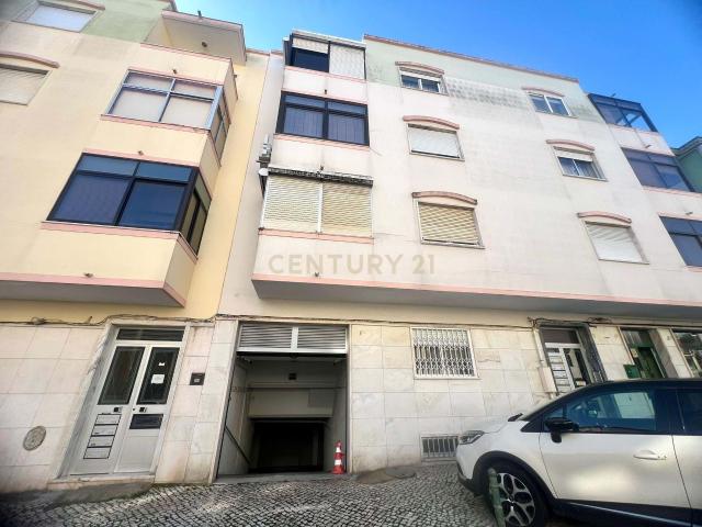 Garagem venda em Amadora, Lisboa
