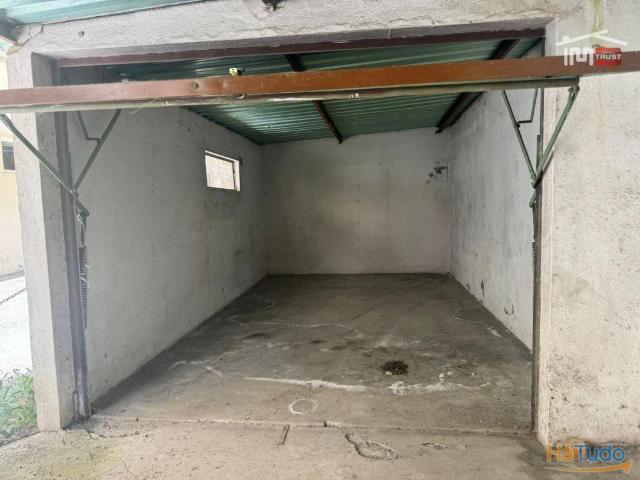 Garagem alugar em Ourém, Santarém