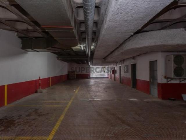 Garagem venda em Cascais, Lisboa