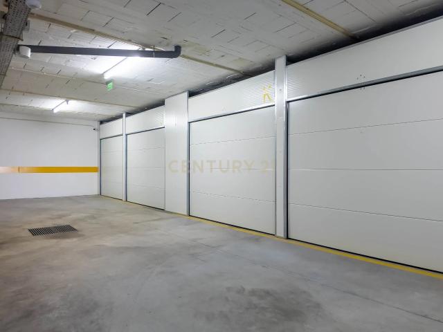 Armazém alugar em Vilar de Andorinho, Vila Nova De Gaia