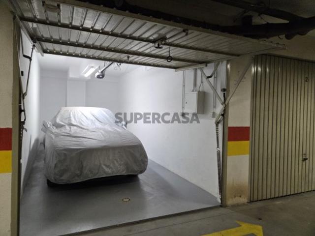 Garagem venda em Quinta de São Martinho, Cascais