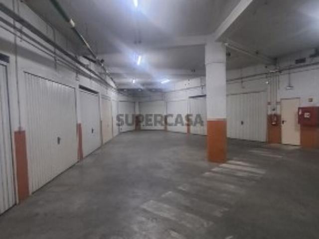 Garagem venda em Cacilhas Centro, Almada