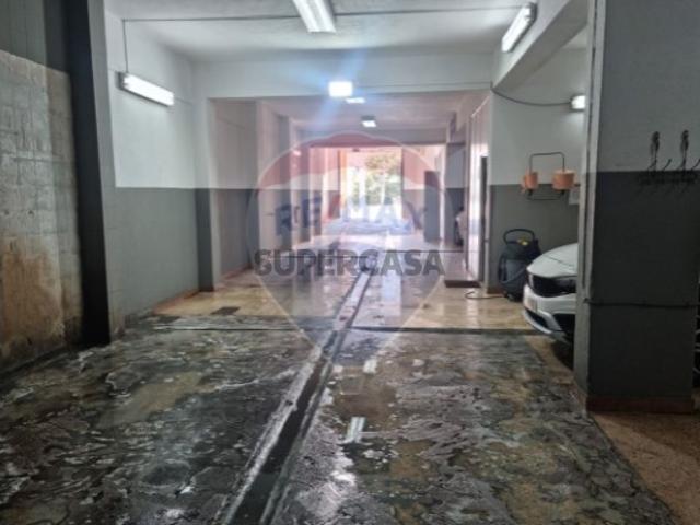 Garagem venda em Ramalha, Almada
