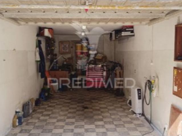 Garagem venda em Caramujo, Almada