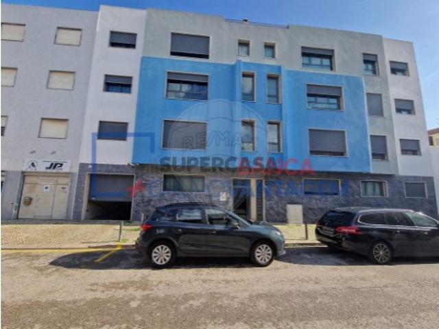 Garagem venda em Verderena, Barreiro