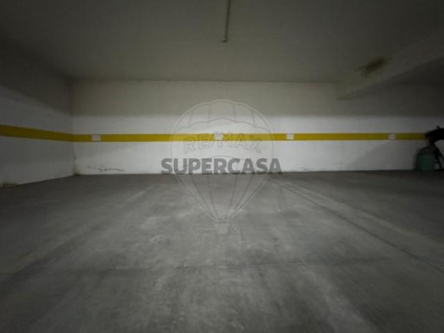 Garagem venda em Verderena, Setúbal