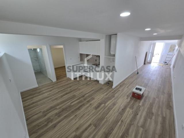 Garagem venda em Casquilhos, Alto do Seixalinho, Santo André e Verderena
