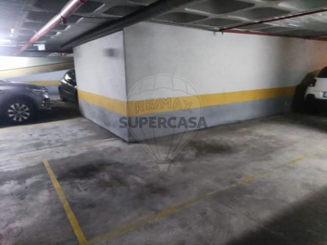 Garagem venda em Campo Grande, Lisboa