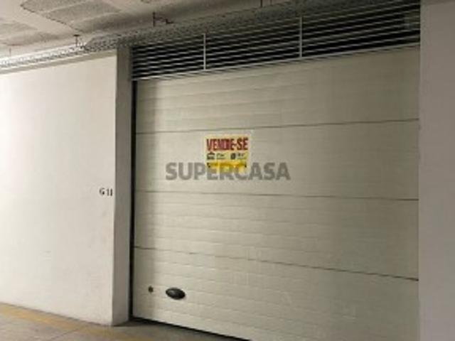 Garagem venda em Armação de Pêra, Faro