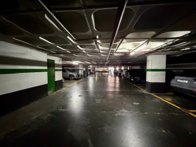 Garagem venda em Avenidas Novas, Lisboa