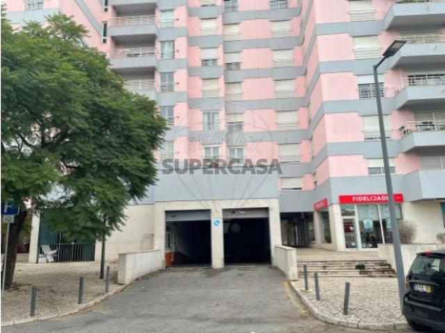 Garagem venda em Benfica, Lisboa