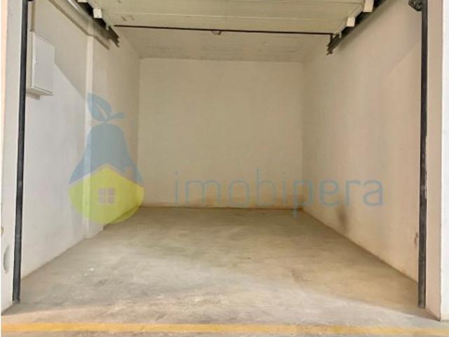 Garagem venda em Armação De Pêra, Faro