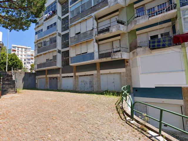 Garagem venda em Monte Abraão, Massamá e Monte Abraão