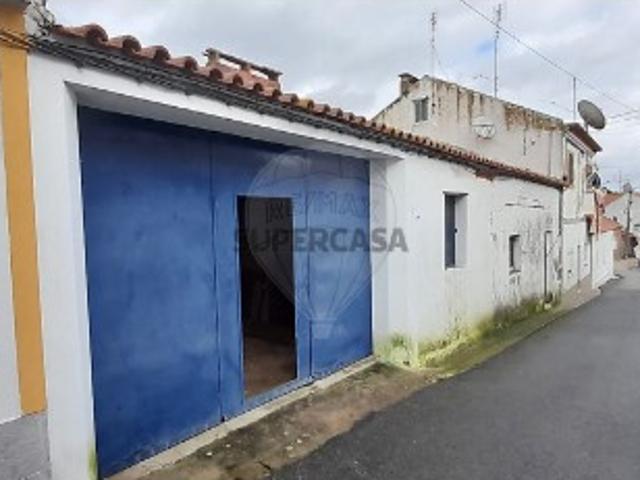 Garagem venda em Bairro Doutor João Lopes Aleixo, Mora
