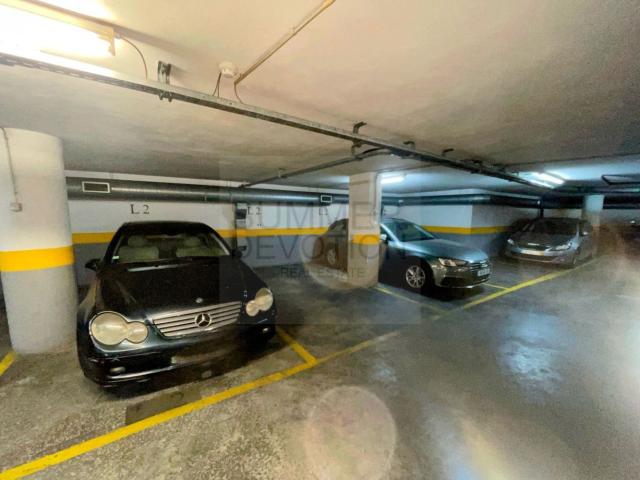 Garagem alugar em Carnide, Lisboa