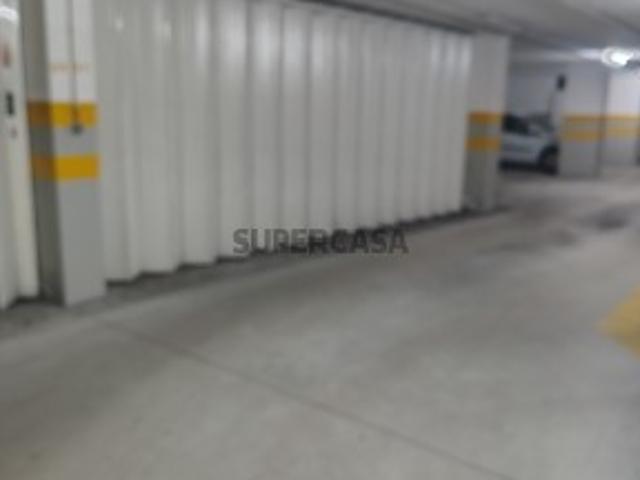 Garagem venda em Maia, Gueifães