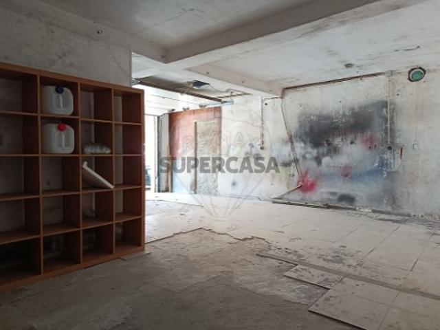 Garagem venda em Encosta do Sol, Amadora