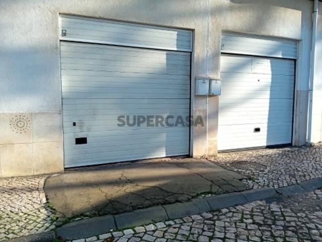 Garagem venda em Alto da Ponte, Almada