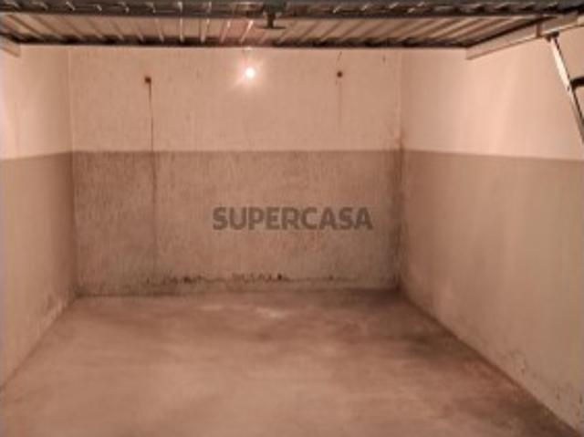 Garagem venda em Vila Nova De Gaia, Porto