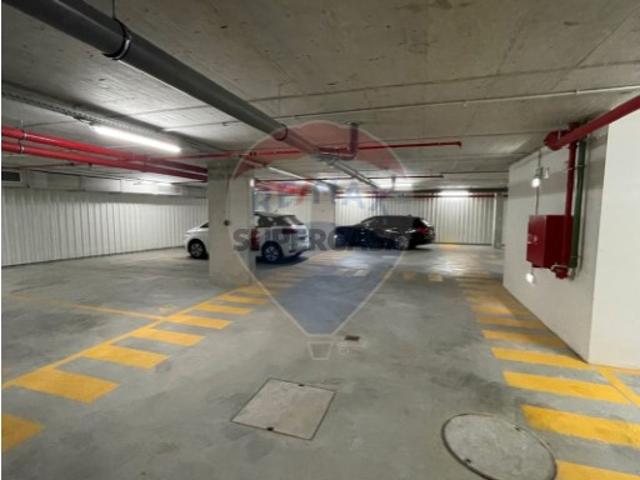 Garagem venda em Estrela, Lisboa