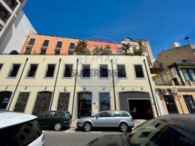 Garagem venda em Estrela, Lisboa
