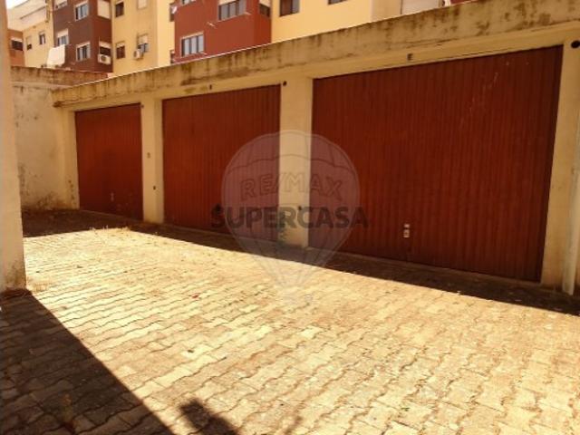 Garagem venda em Bairro do Saldanha, Montijo