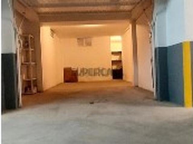 Garagem venda em Pederneira, Leiria