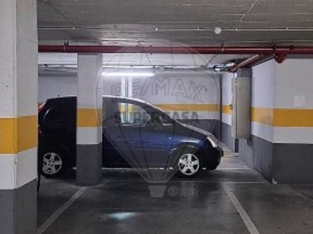 Garagem venda em Olivais, Lisboa