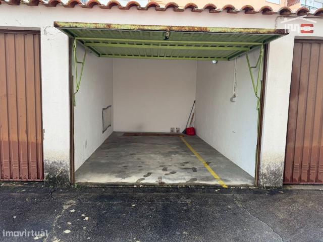 Garagem venda em Nossa Senhora Da Piedade, Calços