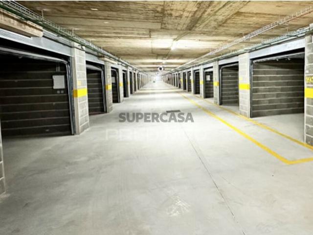 Garagem venda em Bom Retiro, Portimão