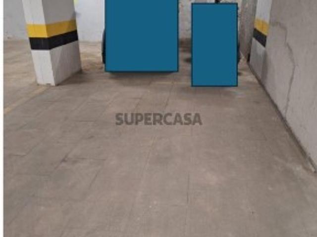 Garagem venda em Três Castelos, Portimão