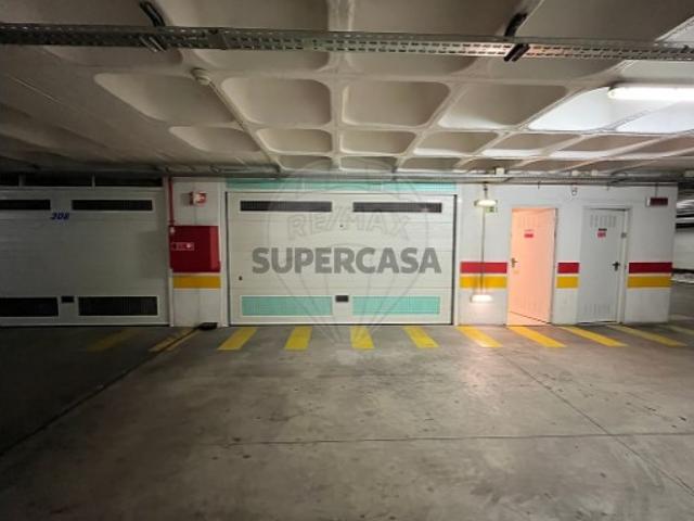 Garagem venda em Póvoa de Santa Iria, Póvoa de Santa Iria e Forte da Casa