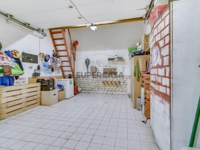 Garagem venda em Vale de Carenque, Queluz
