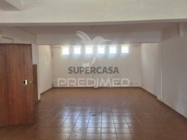 Garagem venda em Serra das Minas, Sintra